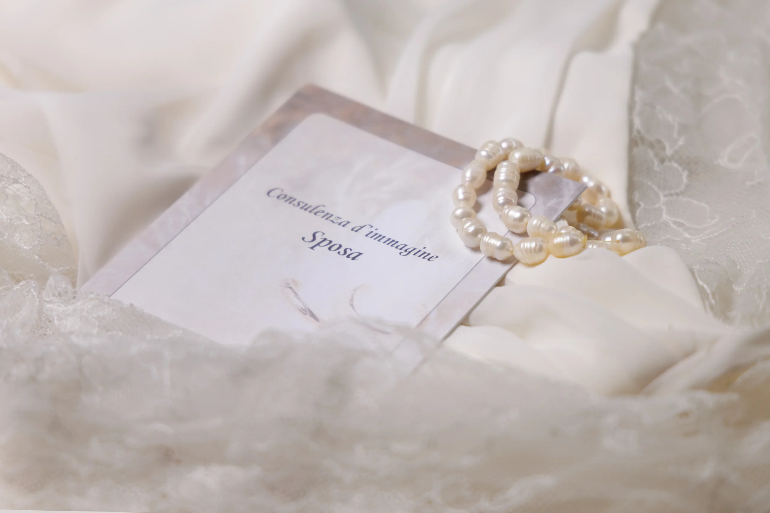 Cinzia Piscitelli Consulenza Sposa 1 Consulenza d'immagine sposa con gioielli e tessuti in pizzo